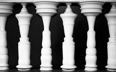 Figure columns illusion