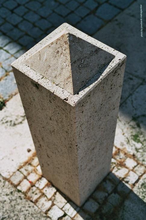Pyramid Pillar Illusion